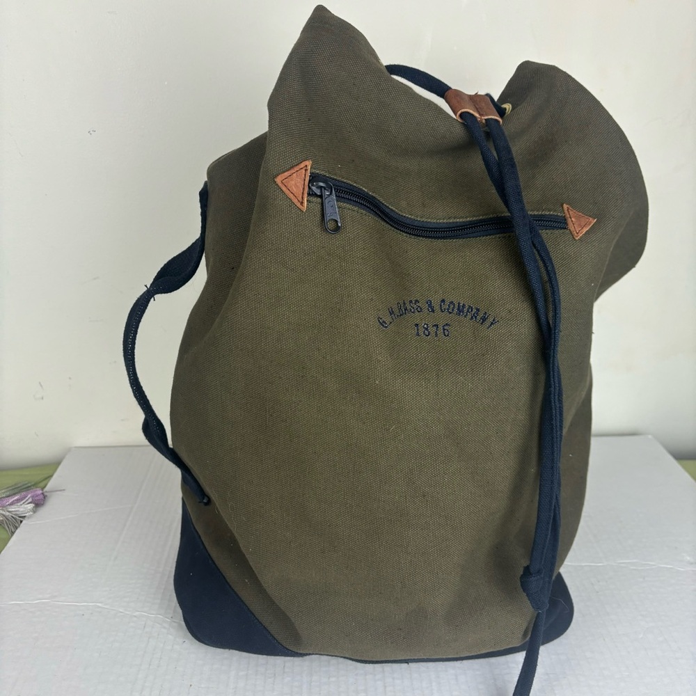 GH Bass & Co. VTG Backpack Rucksack-Army Green & Navy Canvas